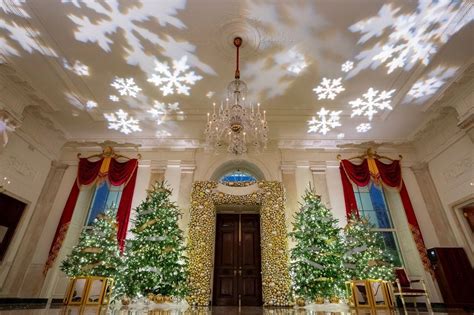 “New taller fencing around the south side of the White House.” 